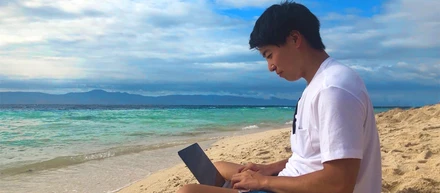 海外×ベンチャー×エンジニア。ブリッジエンジニアとして活躍している社員「日本の会社ではできない体験。新しいことに挑戦したい人にはぴったりな、刺激の強い仕事環境」