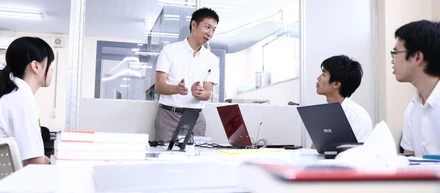 学生さんの見学やインターンシップを多数受け入れています。