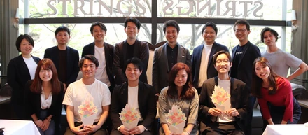 リアル＆オンラインで開催した2021年度入社式。新卒2年目が企画運営！grooves メンバーからのサプライズ動画も。