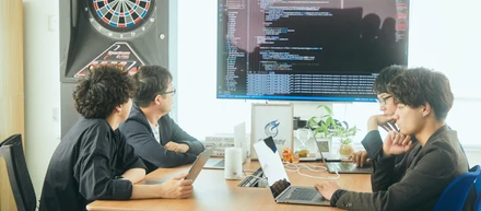 「忙しそうだな、後で聞こう」「Slackで質問してもなかなか返信こない」←弊社ではこのような心配はありません。