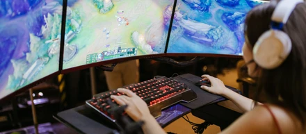市場規模100億円も目前！？拡大するeスポーツ業界で「人の可能性」を見出す【事業についてVol.1】