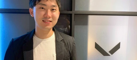 スタートアップのカオスに飛び込み、替えの効かない人材へ【社員インタビュー】