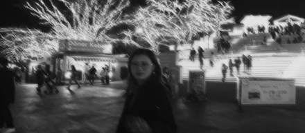 未経験から今ではECサイトデザイナーとして活躍する一人の女性社員。その名も。。