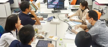 「トレーナー制度」～専門技術向上の仕組み