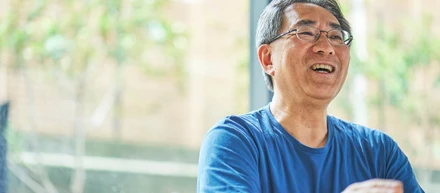 【社員インタビュー】法務部の60代社員鈴木さんに、スタートアップ企業の魅力を聞いてみた