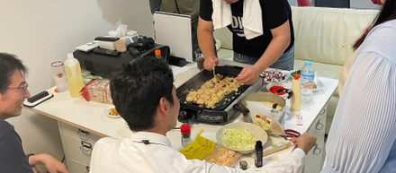 たこ焼きパーティーができる会社です。
