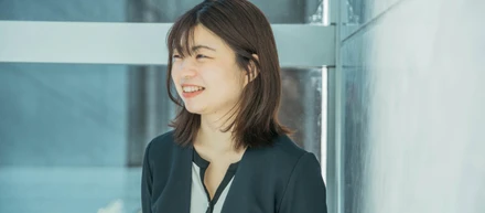 100％の解決や改善は難しくとも、自分がどんな立場やポジションでいたら少しでも和らげられる存在になれるか？ とは常に考えてます。〈Staff File 05-4〉