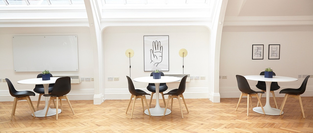 デザインもコーディングも学べる！充実の研修でゼロからWEBデザイナーに！！