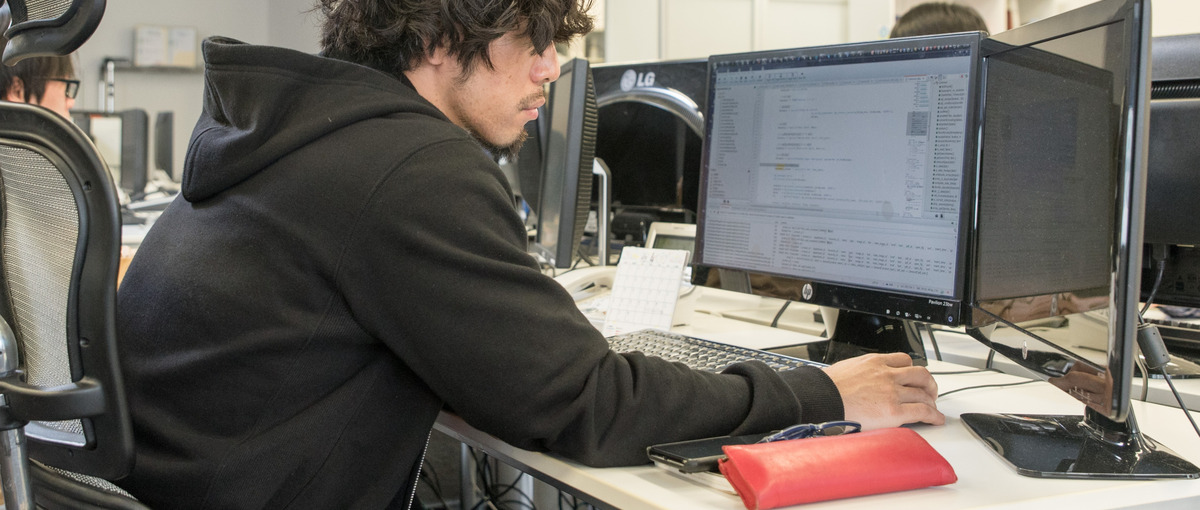 少数精鋭×100％自社内×受託開発┃webエンジニア募集！