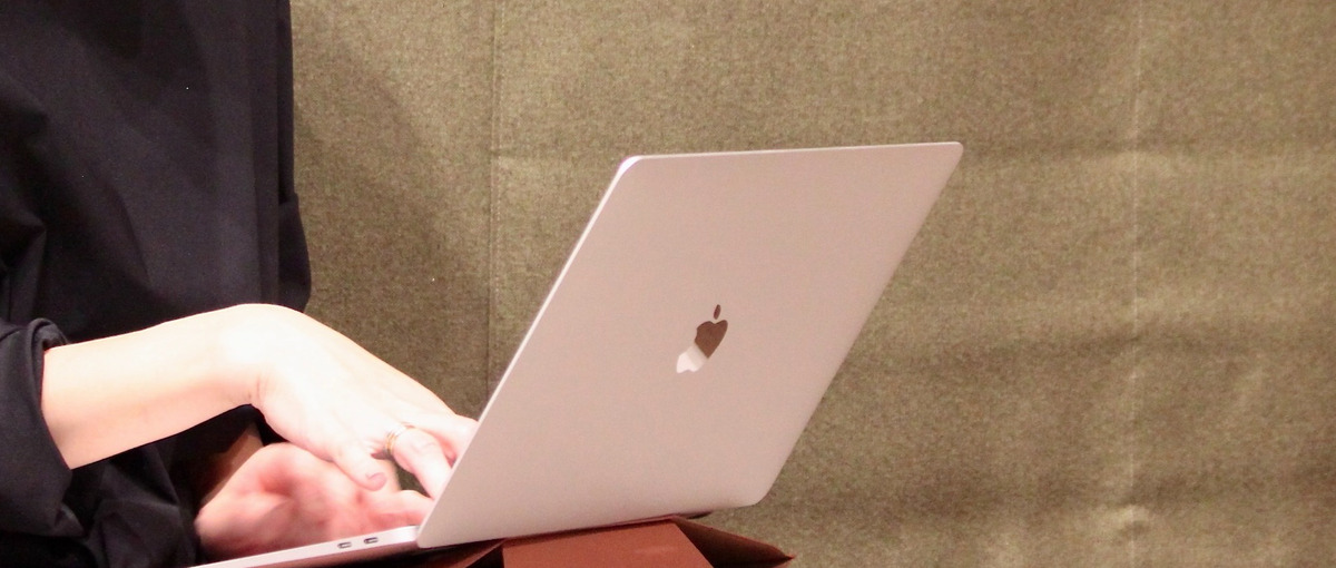 最新のテクノロジーの課題を発見する。感度の高いデータアナリスト募集中。