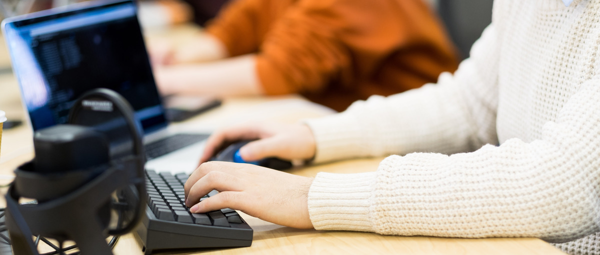 アーキテクチャ設計から暗号資産の信頼性を支えるシニアAWSエンジニアを募集