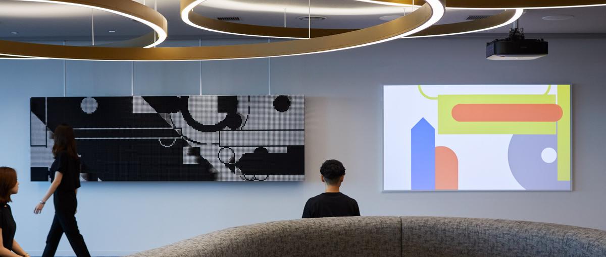 場所や空間全体を作品として体験させるインスタレーションディレクター募集