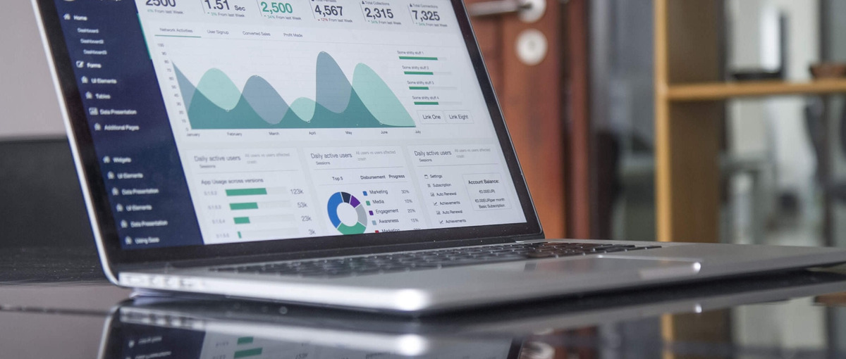 アナリスト｜YouTubeのデータ分析と改善提案｜裁量MAXで仕事したい方