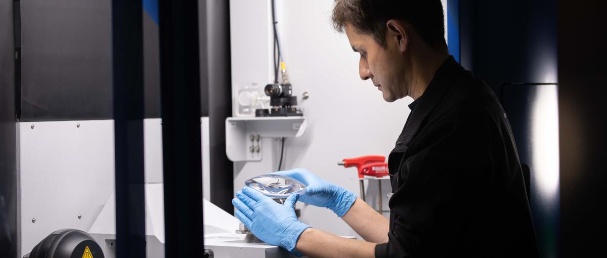 世界に誇る技術を持つ環境でヒカリのプロフェッショナルを目指したい方募集！