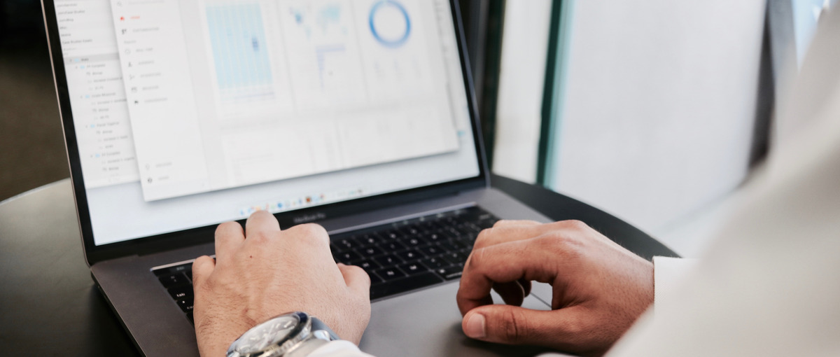 YouTubコンサルタント｜マーケ戦略設計〜チャンネル全体設計〜内製化支援