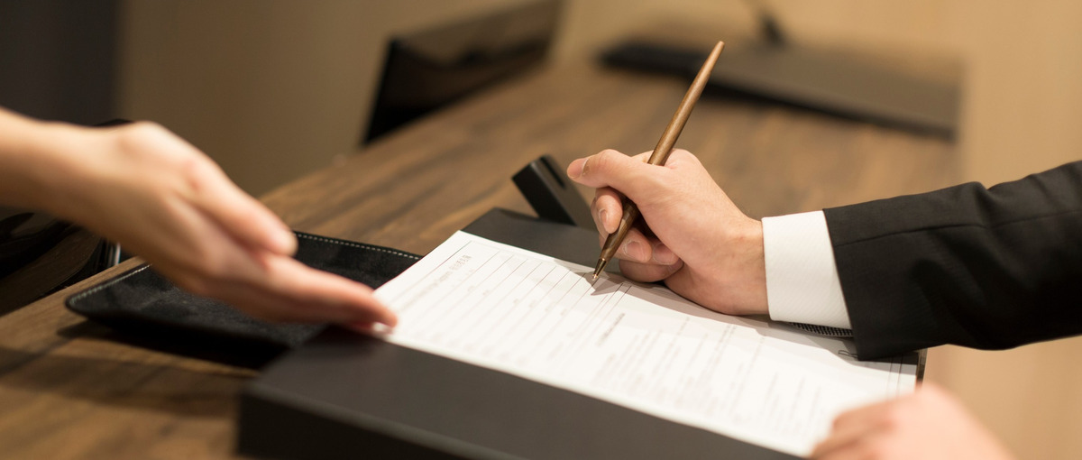 あなたの英語スキルを活用！ホテル受付事務スタッフ募集♪