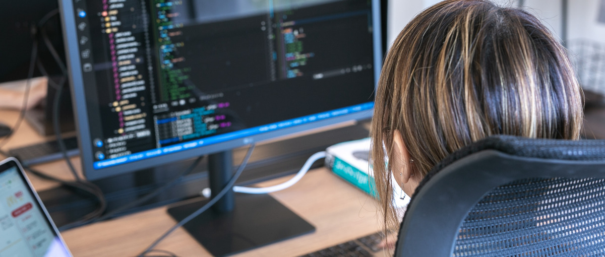 魅力的なWeb体験をコードで紡ぐフロントエンドエンジニア募集