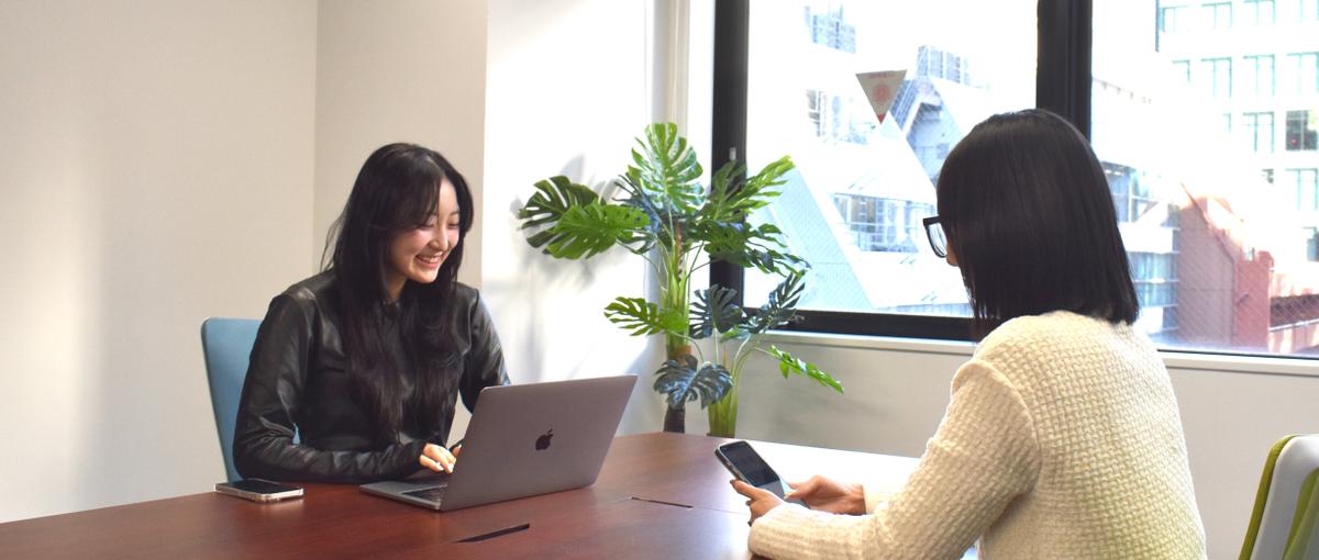 SNS×コスメの最前線で企画提案！化粧品ブランドの売上UPに貢献する！