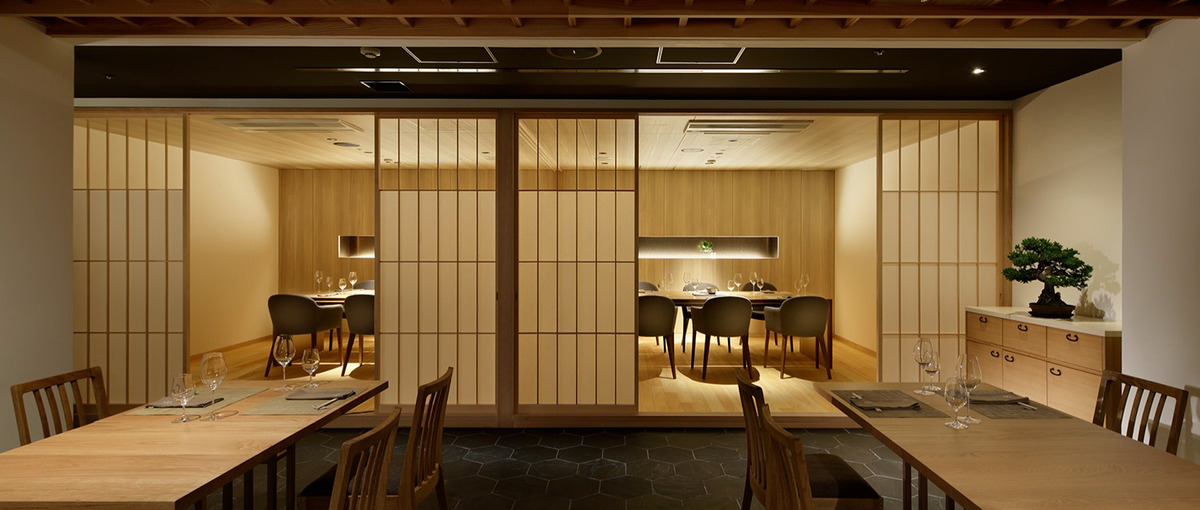 京都のデザインホテル内の鉄板料理レストランにてサービススタッフ募集！