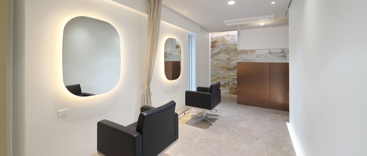 お客様へ満足の一歩上を目指して！私たちと一緒に美容室で働きませんか？