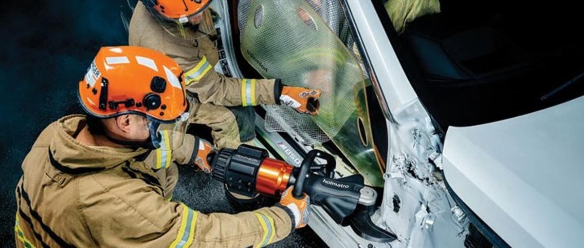 消防士を守る| 私たちの仕事は世の中の社会の安全を、人の命を守る仕事です。