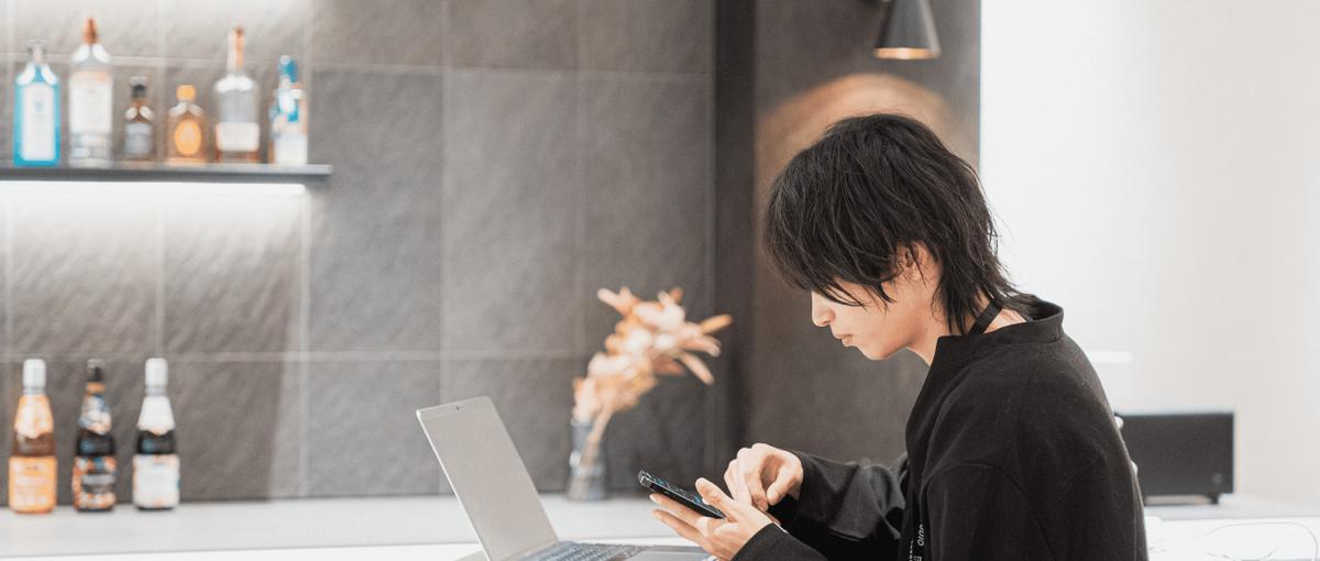 クリエイター向け自社開発サービスの営業・ディレクションメンバーを募集！