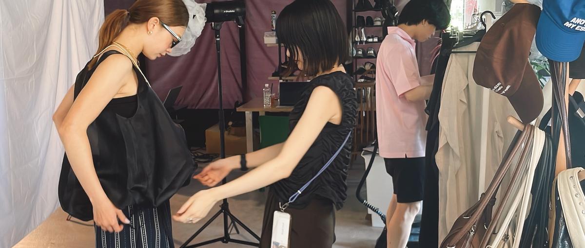 アパレル｜服装・髪型自由！人気D2Cブランドの撮影アシスタント募集！
