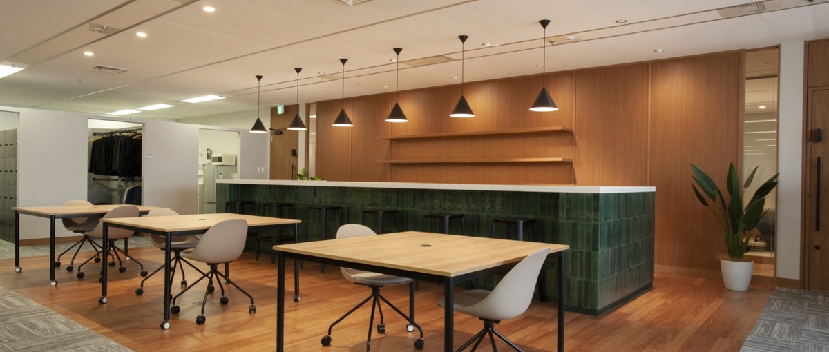 スタイリッシュなオフィス空間デザインの企画営業職を増員募集！