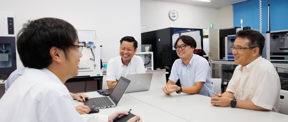 最先端のテクノロジーに触れ、視野を広げませんか？第二新卒も同時募集中！！