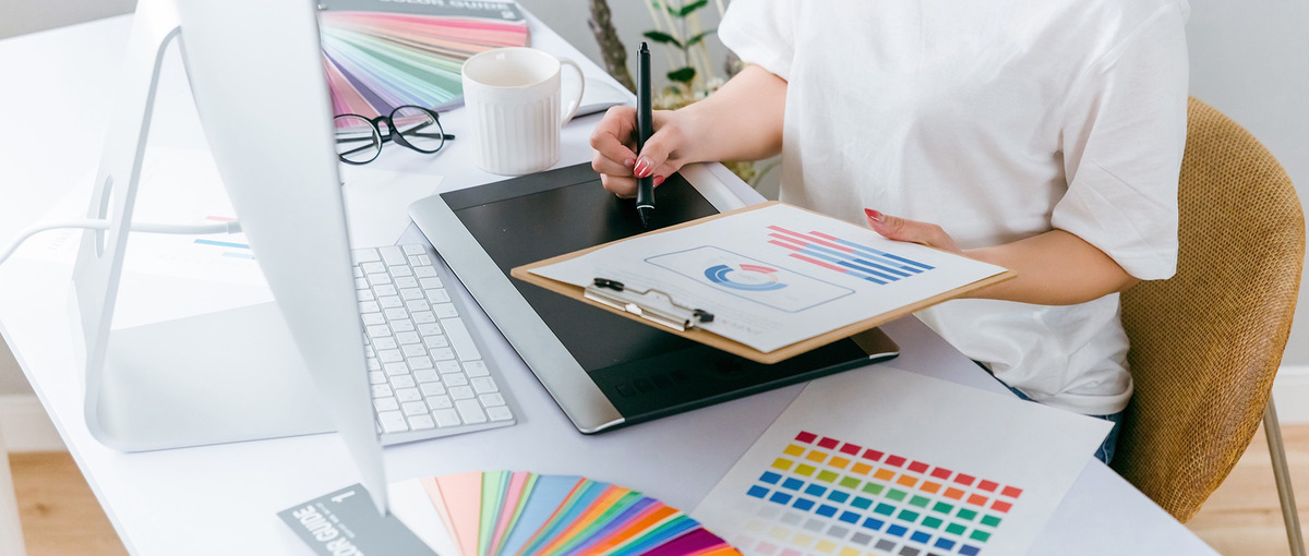 大手金融会社にて、顧客向けのバナーデザイン、商品告知用画像制作のお仕事です