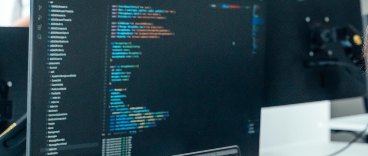 入社初日から自社開発のコーディングをしたいエンジニア大募集！