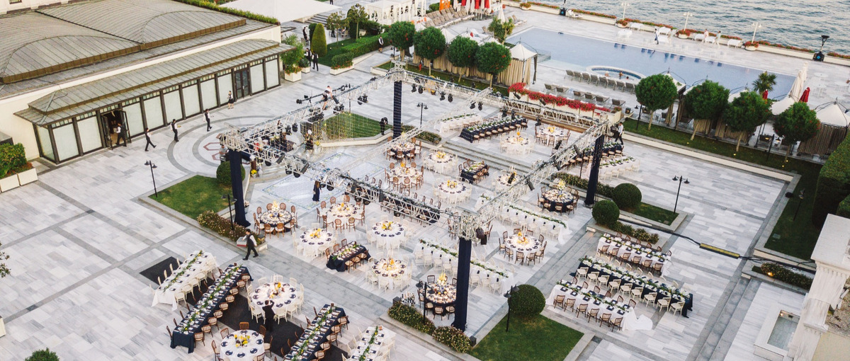 有名ブランドや企業のイベントを成功に導く裏方のプロフェッショナルに！ 