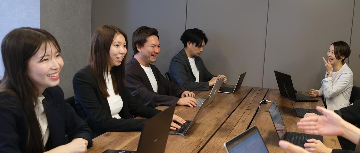 中途入社したメンバーが活躍中！自社サービスを広めていく営業メンバーを募集！