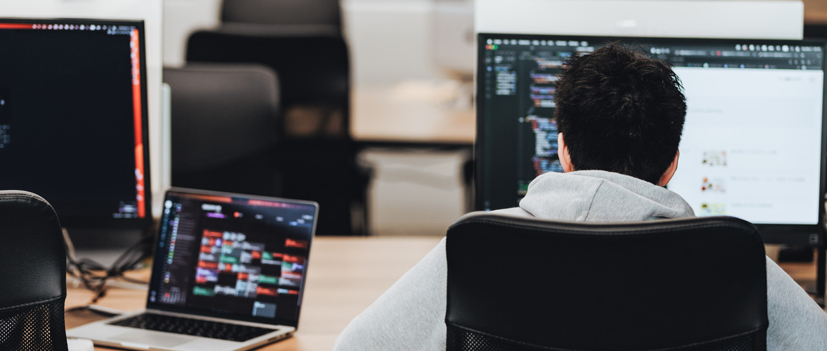 フロントエンド経験者が不足しています！Vue.js・React