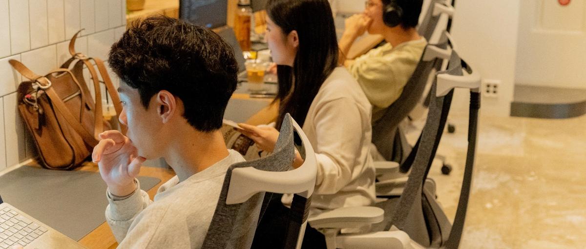 二卒・異業種からのチャレンジ！英語を活かせるホステルの運営・企画ポジション