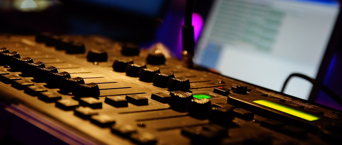 好きなタイミングでイベントの音響・映像を手掛けませんか？直案件メイン