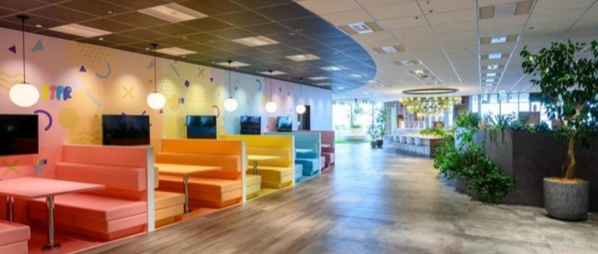  2.5次元アイドルのグッズの企画制作進行管理を担当！！