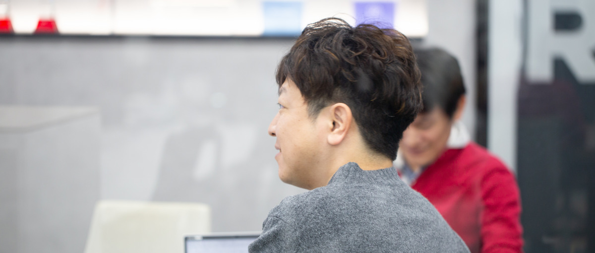 社会人のとなりで働ける、長期出社インターン募集！＠西新宿