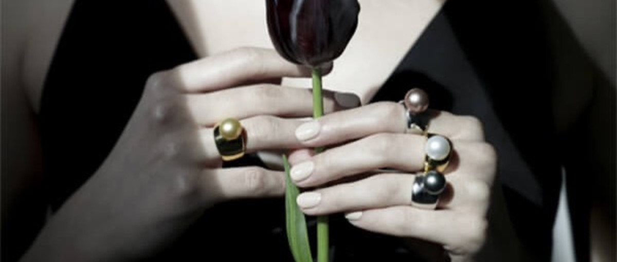 福岡店オープニングスタッフ募集　ジュエリーとコスメの接客販売