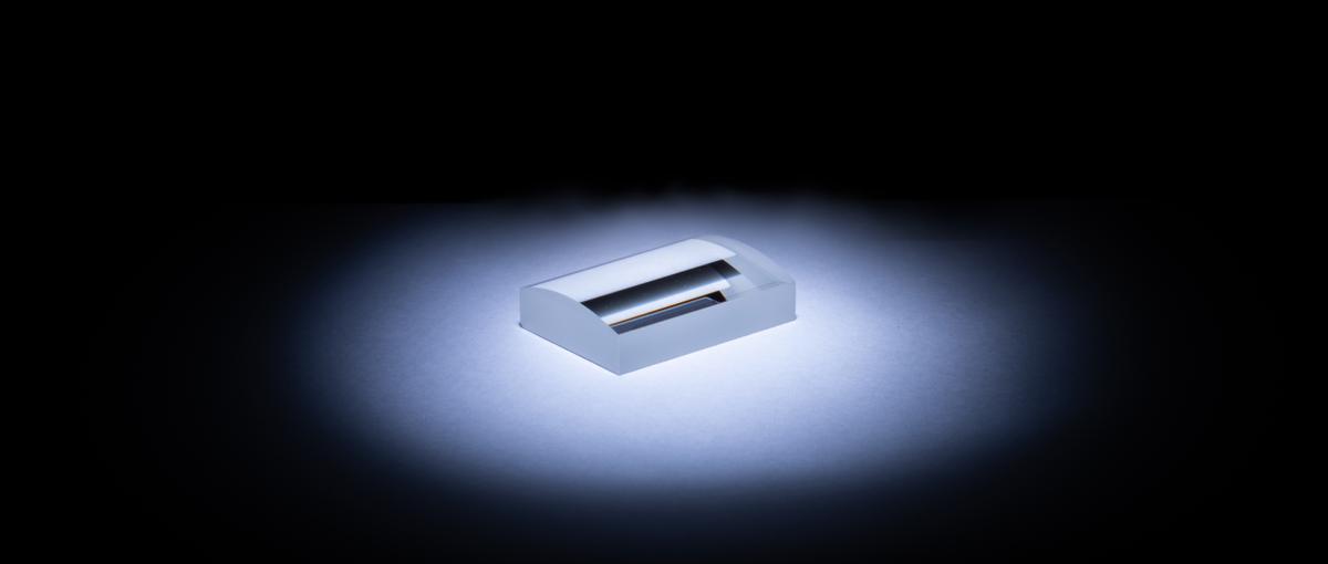 自社設計のオーダーメイドの商品を顧客に届ける。