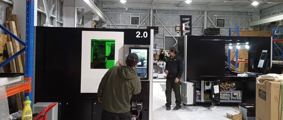 ファイバレーザー加工機を月産十数台規模への拡大へ取り組める組立エンジニア