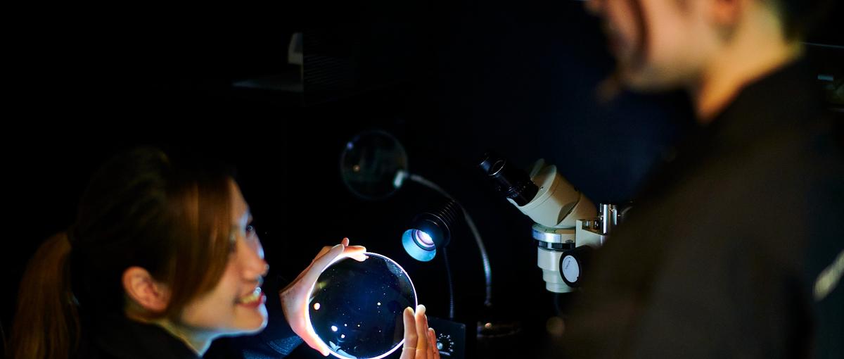 未来を映す、無限の可能性を秘めたレンズメーカー