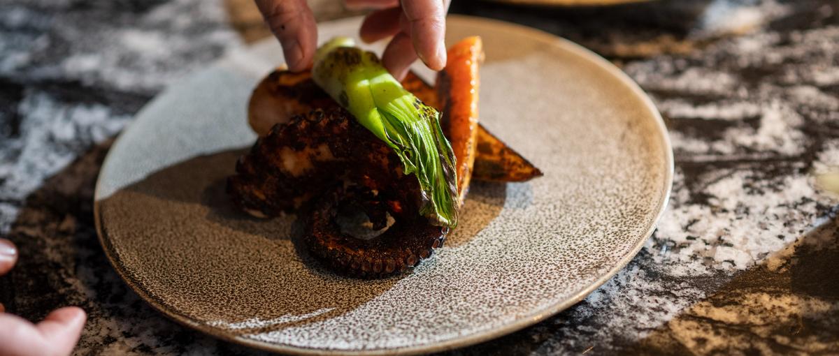 知識じゃなく、感性で勝負。北の大地で、人生を変える接客を