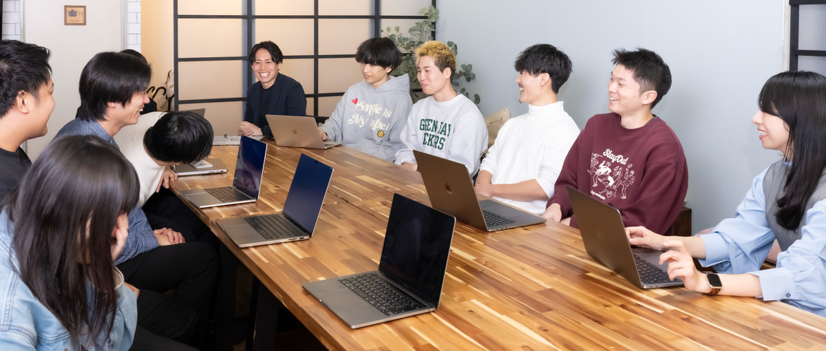 同世代の仲間と高め合いながら働きたいフロントエンドエンジニア募集！