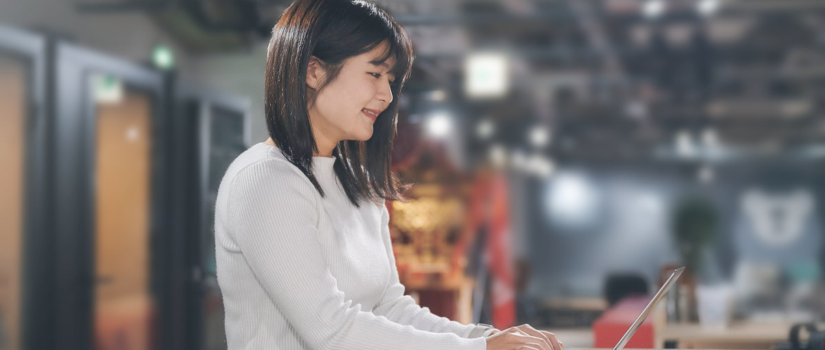 26卒｜文系歓迎！充実の研修と選べるキャリアでWebエンジニアへ