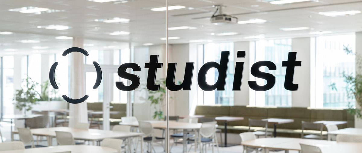 手順書を扱うB2B SaaSの信頼性を向上させたいSRE募集