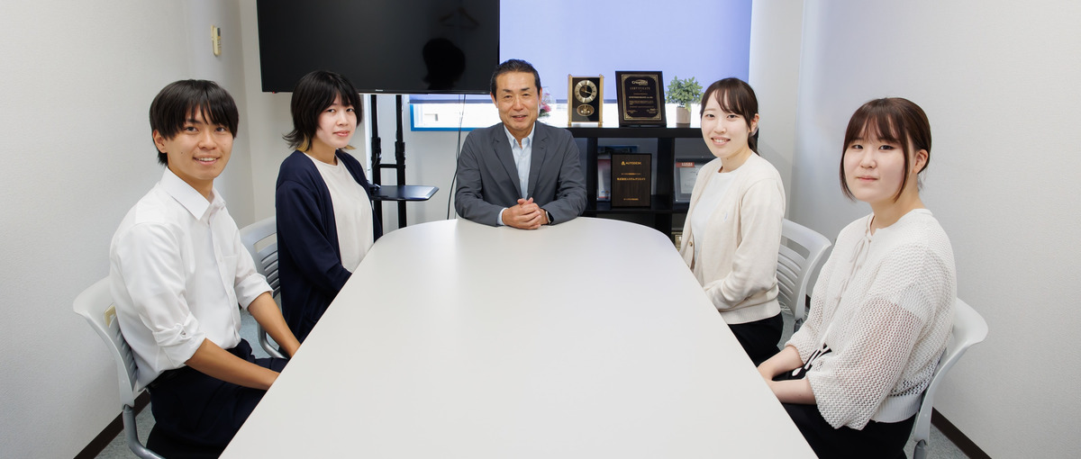 3Dプリンタやスキャナなどの最新機器に携わりたい学生／第二新卒募集！