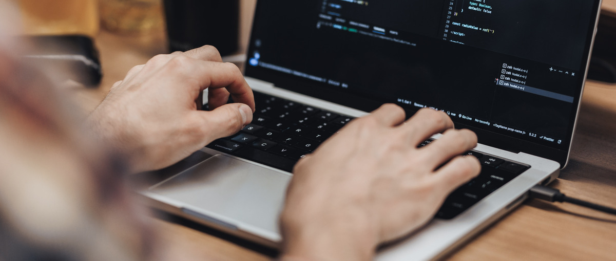 Vue, React｜本質的な開発｜フロントエンドエンジニアを募集します