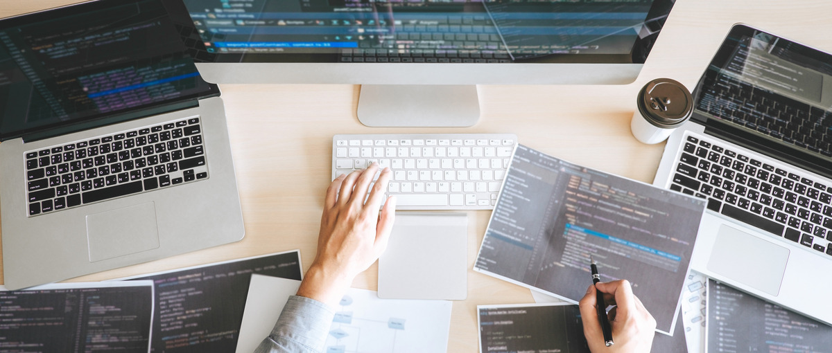 歯科業界特化：マーケティング支援を技術でリードするエンジニア募集！