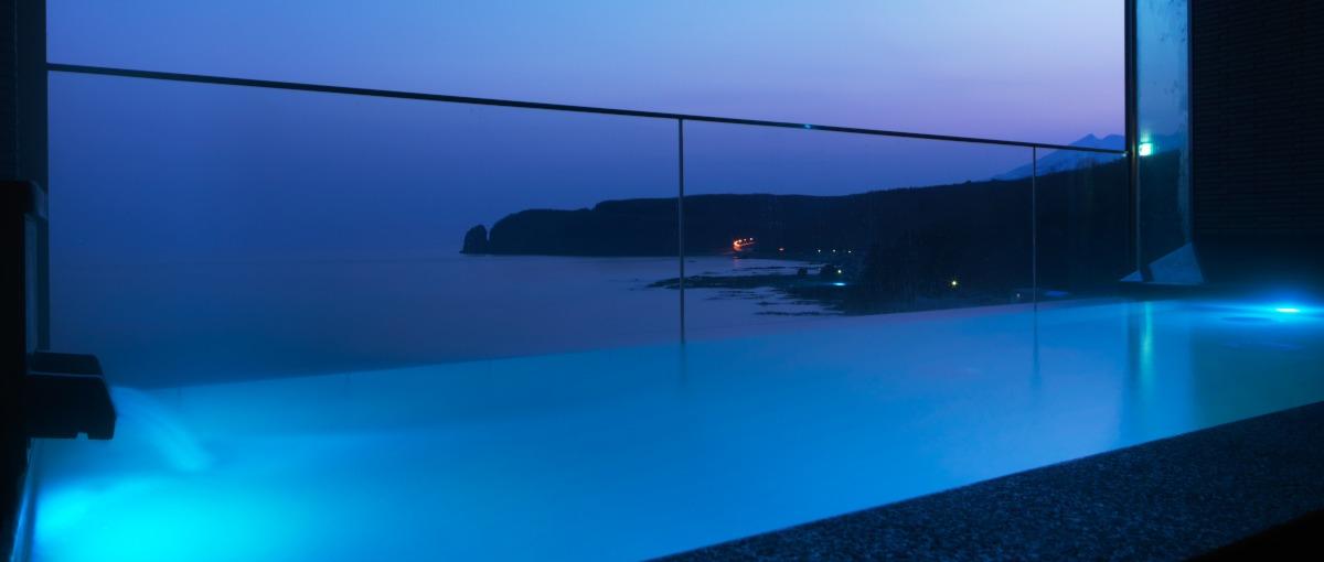 青い海と雄大な空！大自然の中で生きる道。